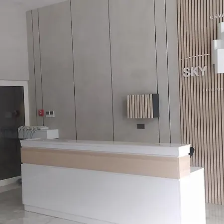 18th & 16h Floor Secure Luxury With Pool & Fitness Included In Price