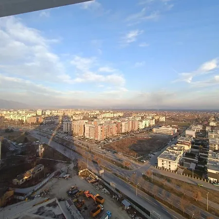 18th & 16h Floor Secure Luxury With Pool & Fitness Included In Price Apartment *