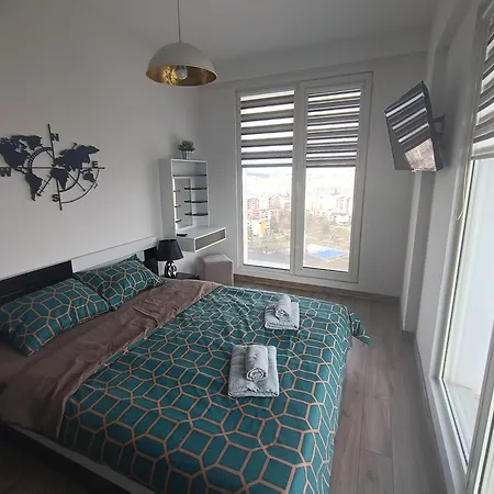 Apartment 18th & 16h Floor Secure Luxury With Pool & Fitness Included In Price