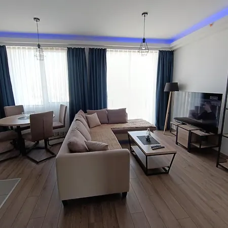 Apartment 18th & 16h Floor Secure Luxury With Pool & Fitness Included In Price