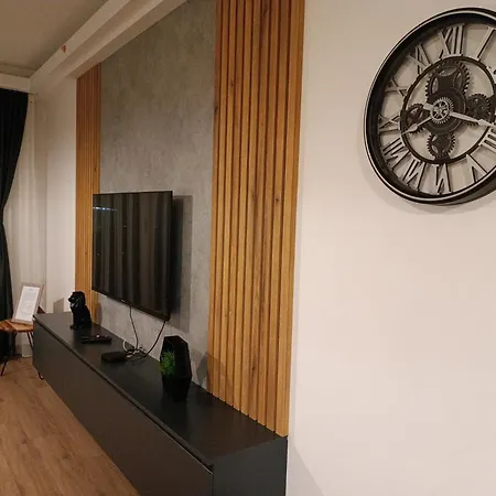 Daire 18th & 16h Floor Secure Luxury With Pool & Fitness Included In Price *