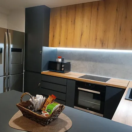 18th & 16h Floor Secure Luxury With Pool & Fitness Included In Price Apartment Skopje