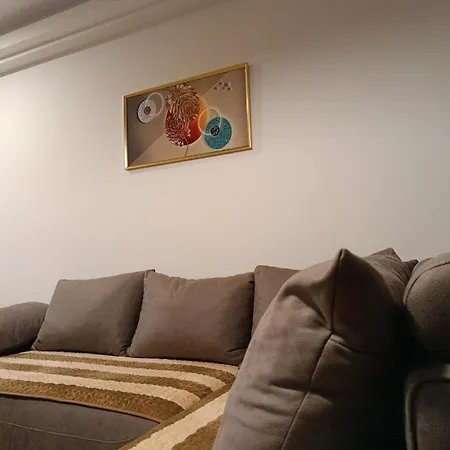 18th & 16h Floor Secure Luxury With Pool & Fitness Included In Price *