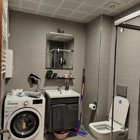 Daire 18th & 16h Floor Secure Luxury With Pool & Fitness Included In Price