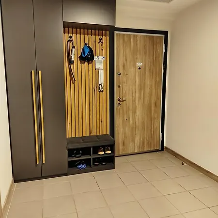 18th & 16h Floor Secure Luxury With Pool & Fitness Included In Price Apartment *