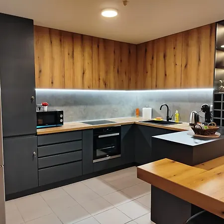 18th & 16h Floor Secure Luxury With Pool & Fitness Included In Price Apartment