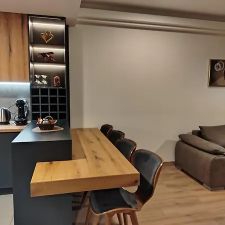 Daire 18th & 16h Floor Secure Luxury With Pool & Fitness Included In Price *