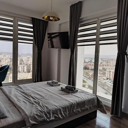 Apartment 18th & 16h Floor Secure Luxury With Pool & Fitness Included In Price