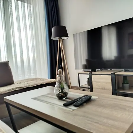 18th & 16h Floor Secure Luxury With Pool & Fitness Included In Price Daire *