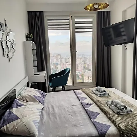 18th & 16h Floor Secure Luxury With Pool & Fitness Included In Price