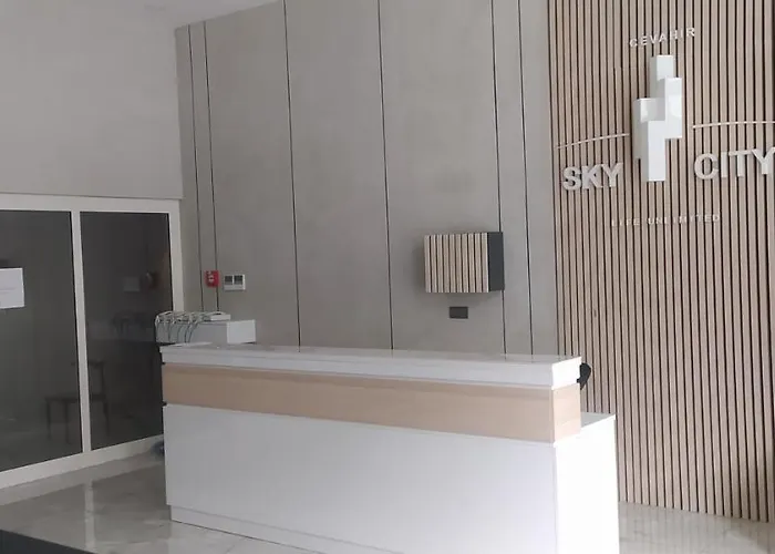 18th & 16h Floor Secure Luxury With Pool & Fitness Included In Price