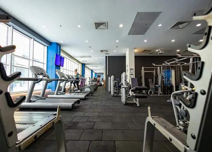 18th & 16h Floor Secure Luxury With Pool & Fitness Included In Price