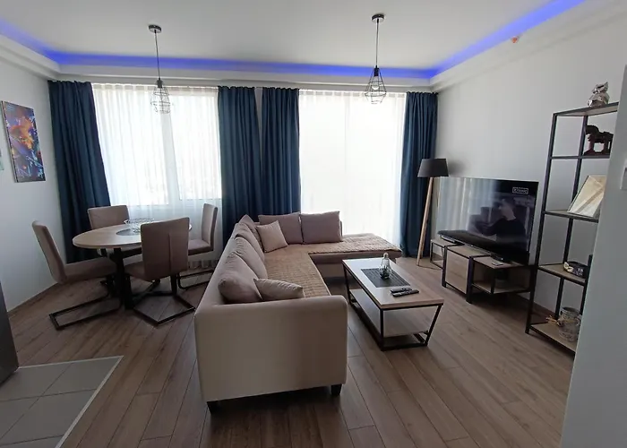 Apartment 18th & 16h Floor Secure Luxury With Pool & Fitness Included In Price