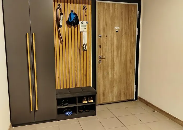 18th & 16h Floor Secure Luxury With Pool & Fitness Included In Price Apartment *