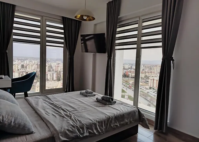 Апартаменты 18th & 16h Floor Secure Luxury With Pool & Fitness Included In Price