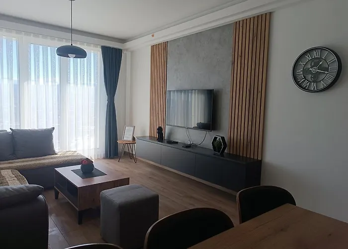 18th & 16h Floor Secure Luxury With Pool & Fitness Included In Price Lägenhet *