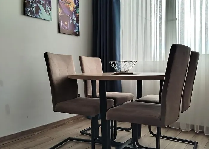 Apartment 18th & 16h Floor Secure Luxury With Pool & Fitness Included In Price