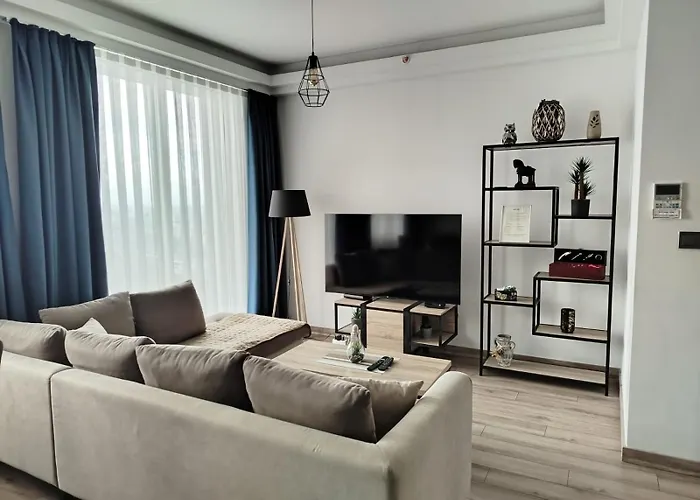 18th & 16h Floor Secure Luxury With Pool & Fitness Included In Price Apartment