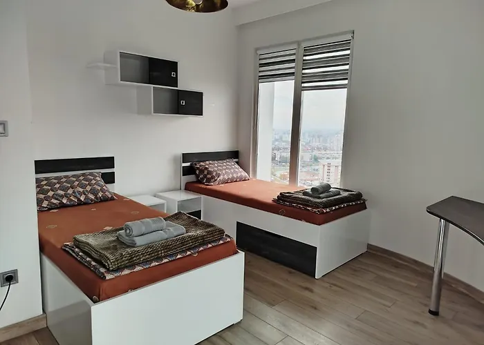 Apartment 18th & 16h Floor Secure Luxury With Pool & Fitness Included In Price