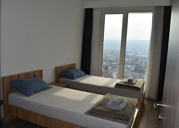 Apartment 18th & 16h Floor Secure Luxury With Pool & Fitness Included In Price